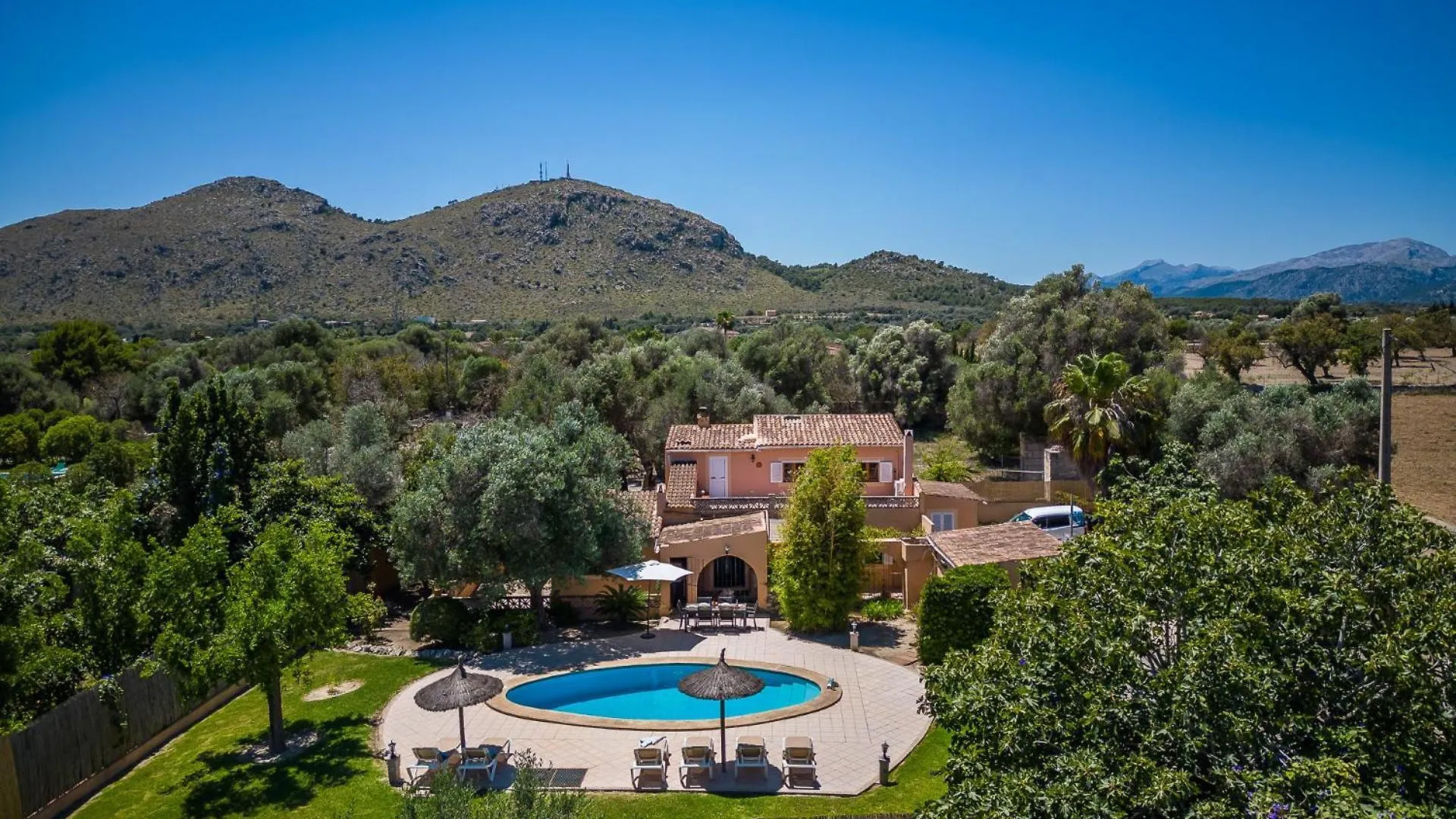 Ideal Property Mallorca - Finca Toni location