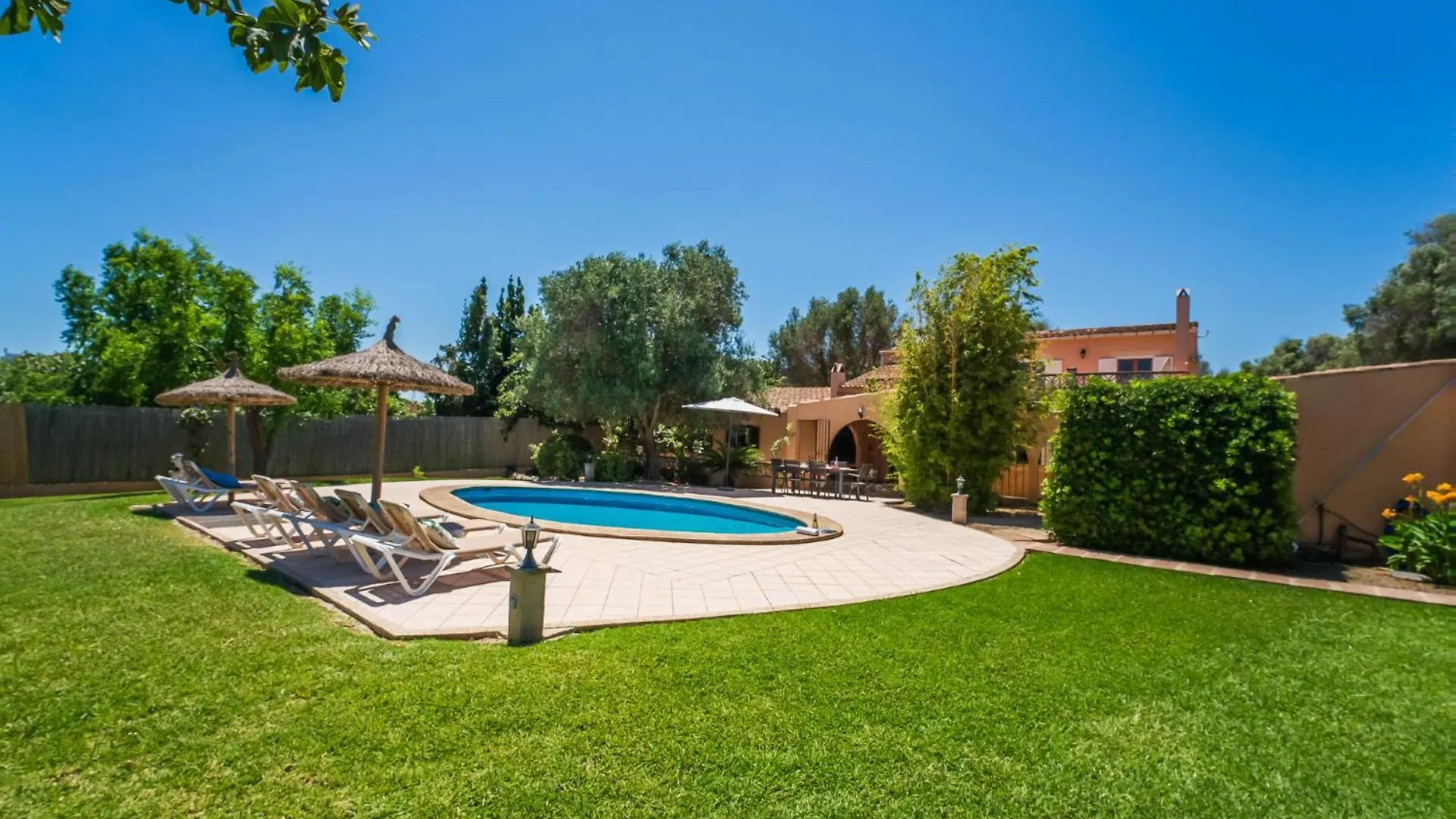 Ideal Property Mallorca - Finca Toni Alcudia  Alcudia (Mallorca)